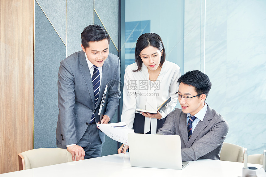 建行贵港分行民营企业贷款占比突破50%