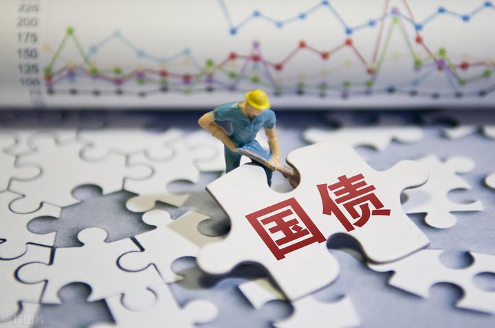 贵港港—南沙港内外贸集装箱同船运输业务启动